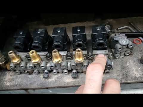 Видео: Замена блока соленойдов Volvo VNL 780.