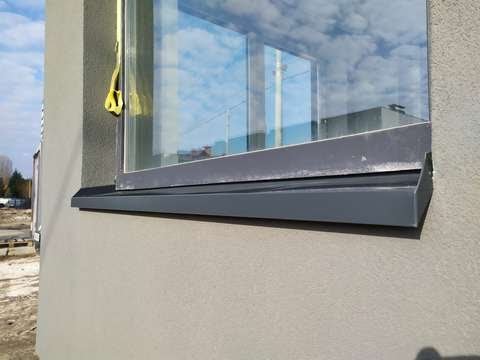 Видео: Отливы оконные по немецкой технике из одной детали. Примыкание выполнено на конвертах без разрезов.