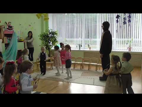 Видео: Открытое занятие в детском саду по ПДД в средней группе. Тема:  "Мишка в гостях у ребят"