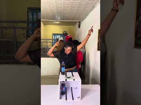 Видео: 🆕 Игра 🚨 — ЛУЧШАЯ ИНТЕРЕСНАЯ, СМЕШНАЯ И ЗАБАВНАЯ СЕМЕЙНАЯ ИГРА НА ПОДБОР ЦВЕТА БУТЫЛОК — ПОДПИШИТЕСЬ