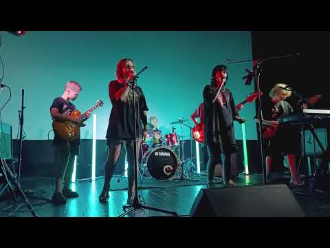 Видео: Проснись это любовь. С концерта из лагеря.