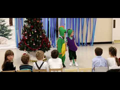 Видео: Новогодний утренник в младшей школе Филипок 2024 года