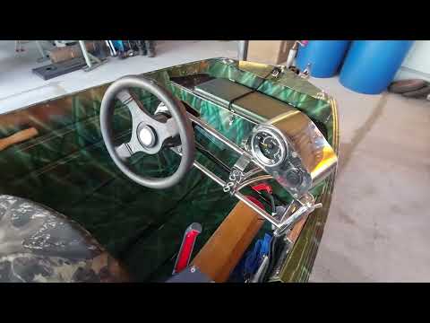 Видео: Мотолодка МВ 365   7 лет  - полёт нормальный