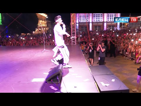 Видео: «Ягода-Малинка» или «яблоку негде упасть»: певец Хабиб собрал аншлаг на День молодёжи в Ельце