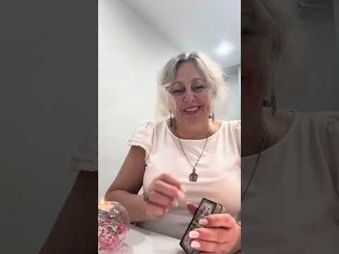 Видео: КАКИЕ ЧУВСТВА ОН СКРЫВАЕТ ОТ ВАС…………