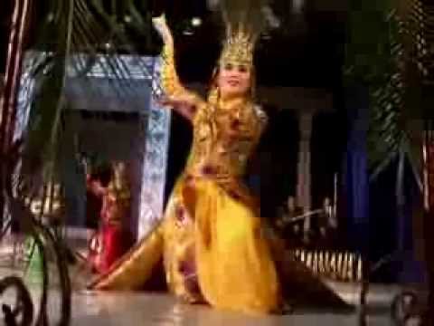 Видео: Ансамбли рақсии «Маҳастӣ». Рақси «Товус»