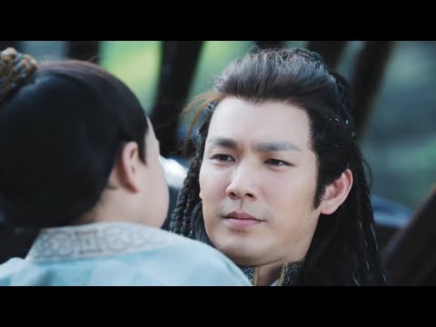 Видео: Принц спас из реки трехлетнего мальчика, но на самом деле это был его собственный сын!