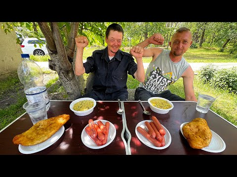 Видео: Сосиски пирожки роллтон кто быстрее съест получит 1000 рублей