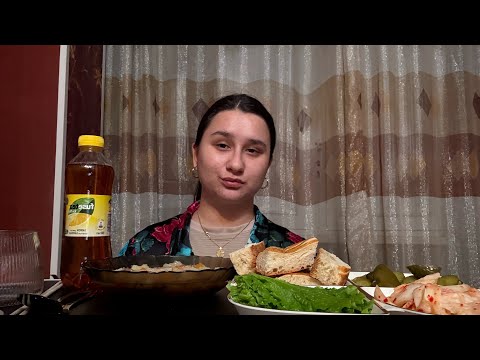 Видео: Мукбанг / Рагу картошка,капуста, тушёнка ! Хочу ли я правильно питаться? 😄