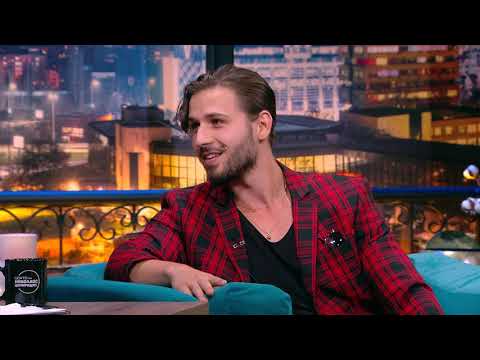 Видео: Шоуто на Николаос Цитиридис: Папи Ханс: В България сме прецакани - хем всички те гледат хем...