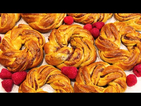 Видео: Вкусные ВОЗДУШНЫЕ БУЛОЧКИ с малиновым вареньем! 🍞🍇