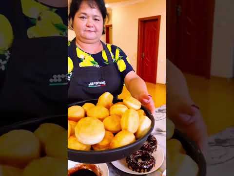 Видео: Пончики с шоколадной глазурью и баурсаки. Очень вкусные 