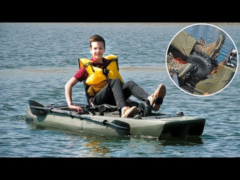 Видео: Лодка для рыбалки с ПЕДАЛЬНЫМ МОТОРОМ! Глебус тестирует каяк Point 65 KingFisher