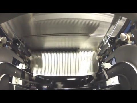 Видео: ЦУМ. Установка ступенек эскалатора