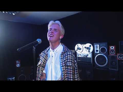 Видео: Саша Акела - Ледяной замок (live)