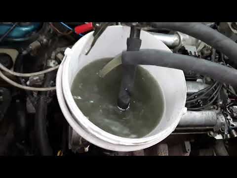 Видео: Mazda 323 замена радиатора печки