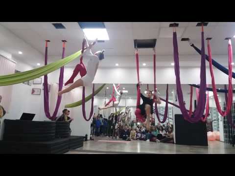 Видео: Танец на гамаках | Fly Dance | Саша и Ангелина