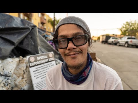 Видео: Бездомный с 9 лет