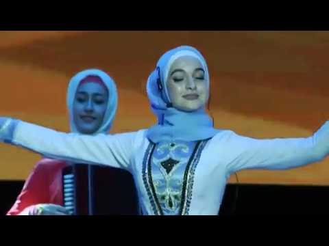 Видео: На сцене  хоровая капелла 'ФЕРДАВУС' и группа 'ХАЗНА'
