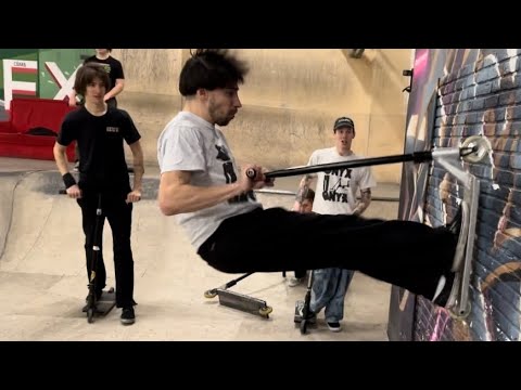 Видео: СТРИТ ТРЮКИ В ПАРКЕ | ШИЗА В КУРАЖЕ | НА САМОКАТЕ