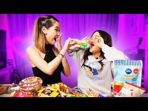 Видео: ПРОБУЕМ 5 КГ КОРЕЙСКИХ СЛАДОСТЕЙ С Аминой TENDERLYBAE *зря она это сделала…*