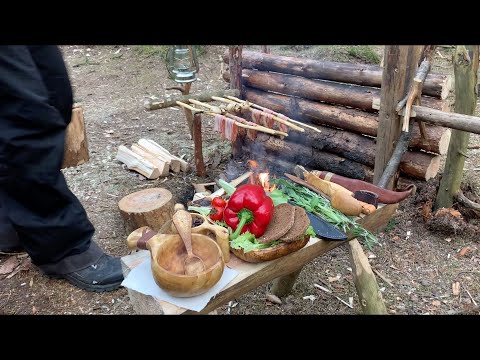 Видео: Поход в лес | Гриль из веток | Отдых в лесу | Еда на костре | Бушкрафт разведение огня