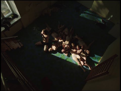 Видео: шумные и угрожающие выходки - всё будет здорово