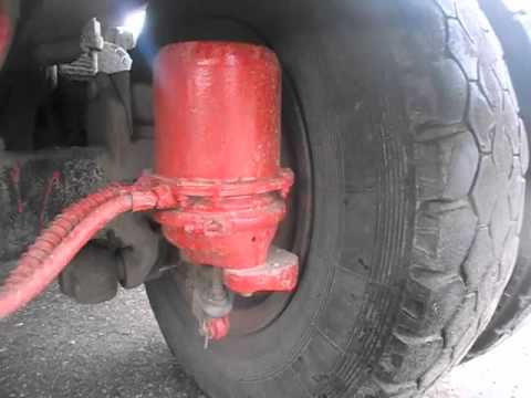 Видео: Как снять энергоаккумулятор ( энергач ) на автомобиле Камаз