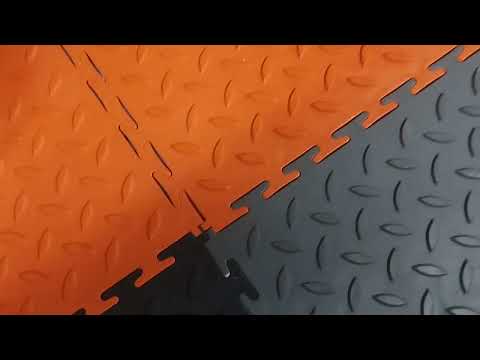 Видео: Отзыв спустя 1,5 года после укладки модульного пола из ПВХ-плитки Strongpol