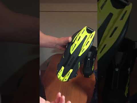 Видео: Лыжные ботинки, скоба, её защита и силиконовые галоши!