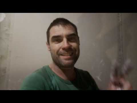 Видео: Клеим листы гипсокартона вместо штукатурки