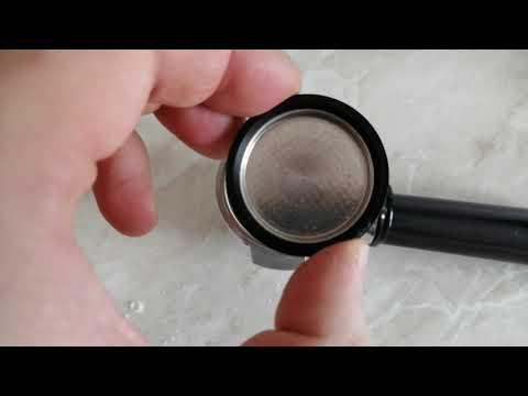 Видео: Обзор на рожковую кофеварку с улучшайзером Delonghi ECP 31.21