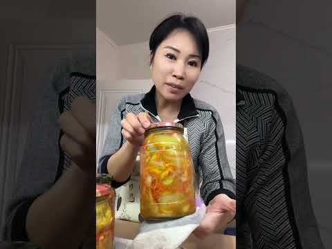 Видео: 💚 Салат из зелёных помидоров на зиму — вкусно, просто и без хлопот!#оченьвкусно#рецепты