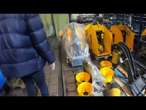 Видео: Тестим новый Диктум. Минипогрузчик из Новосибирска. Зашли на завод. Попробовали 10 разных насадок.