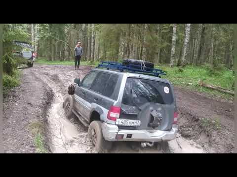 Видео: Два пинина в грязи( pinin in the mud)