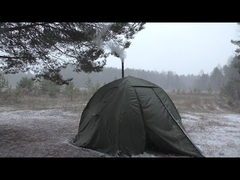 Видео: БРОЖУ ПО ТАЙГЕ В ПОИСКАХ НАЛИМА! ПАЛАТКА УКРЫЛА ОТ НЕПОГОДЫ, РЫБАЛКА В МЕТЕЛЬ \ ОДИН НА РЕКЕ .