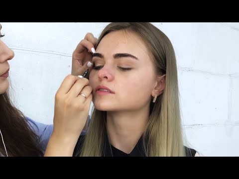Видео: ВЕЧЕРНИЙ МАКИЯЖ для чайников: советы профессионала