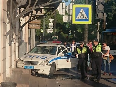 Видео: ГИБДД С.-Петербурга не знает законов / Ловушки ГИБДД, вынуждающие водителей нарушать ПДД (Часть-1)