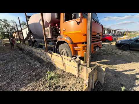 Видео: Объект 295Забор весь УчастокЛенточный фундамент Фасад колонныВорота калитка жалюзи 💪🏻🇷🇺
