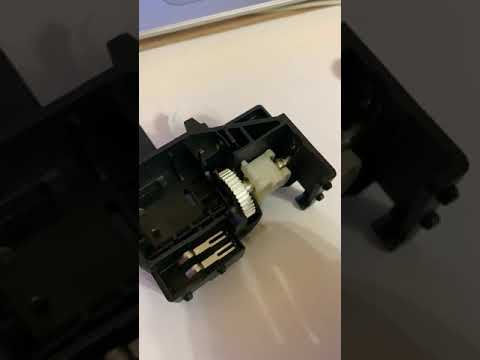 Видео: Ремонт замка багажника Golf 7 (VAG)