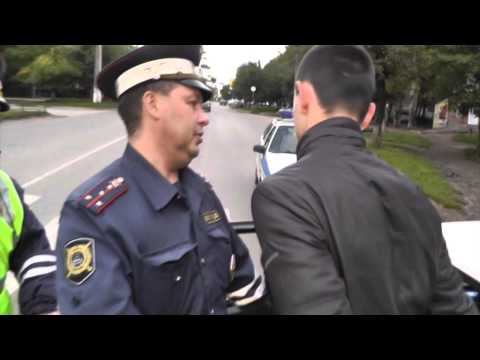 Видео: Пьяные студенты на Ломоносова. Место происшествия 01.09.2015