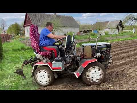 Видео: Нарезка борозн и посадка картофеля 2024