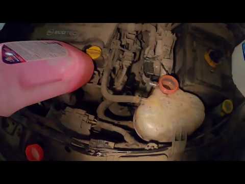 Видео: Замена антифриза Opel Corsa D (1.4)