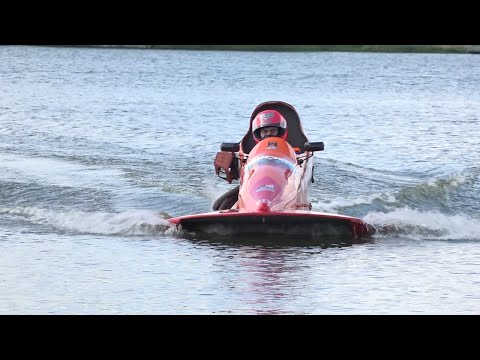 Видео: 180 км/ч по водной глади. Денис Урсу занимается водно-моторным спортом