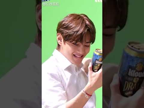 Видео: В этом видео Тэхён очень красив,просто супер звезда,неподражаем просто бог рекламы #taehyung  #bts