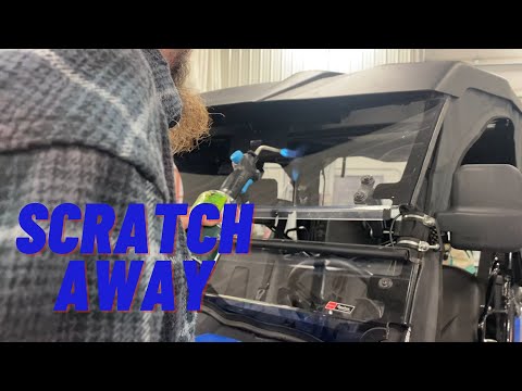 Видео: Как убрать царапины с лобового стекла вашего мотовездехода