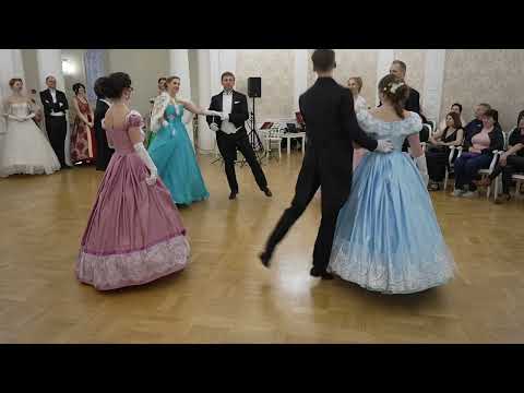 Видео: Кадриль Летучая мышь (Fledermaus quadrille)