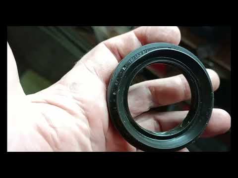 Видео: ЗАМЕНА ПРАВОЙ ПОЛУОСИ BMW X5 е53 How to Replace a Front Axle Half Shaft DIY