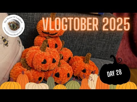 Видео: Vlogtober 2025 ~ День 28: Одиночное свидание за обедом и готовые тыквы
