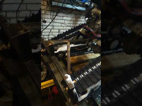 Видео: Гусеницы "Крутец" и Вологодские, сравнение.